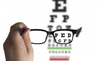买隐形眼镜要什么数据，买隐形眼镜要什么数据才能买